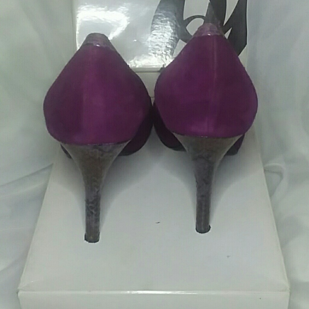 Shoes - Picture 2 of 4